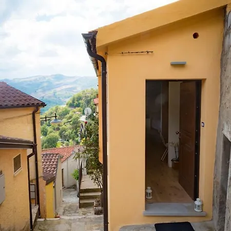 Ferienwohnung Borgo Dell'Angelo Castelmezzano Exterior foto